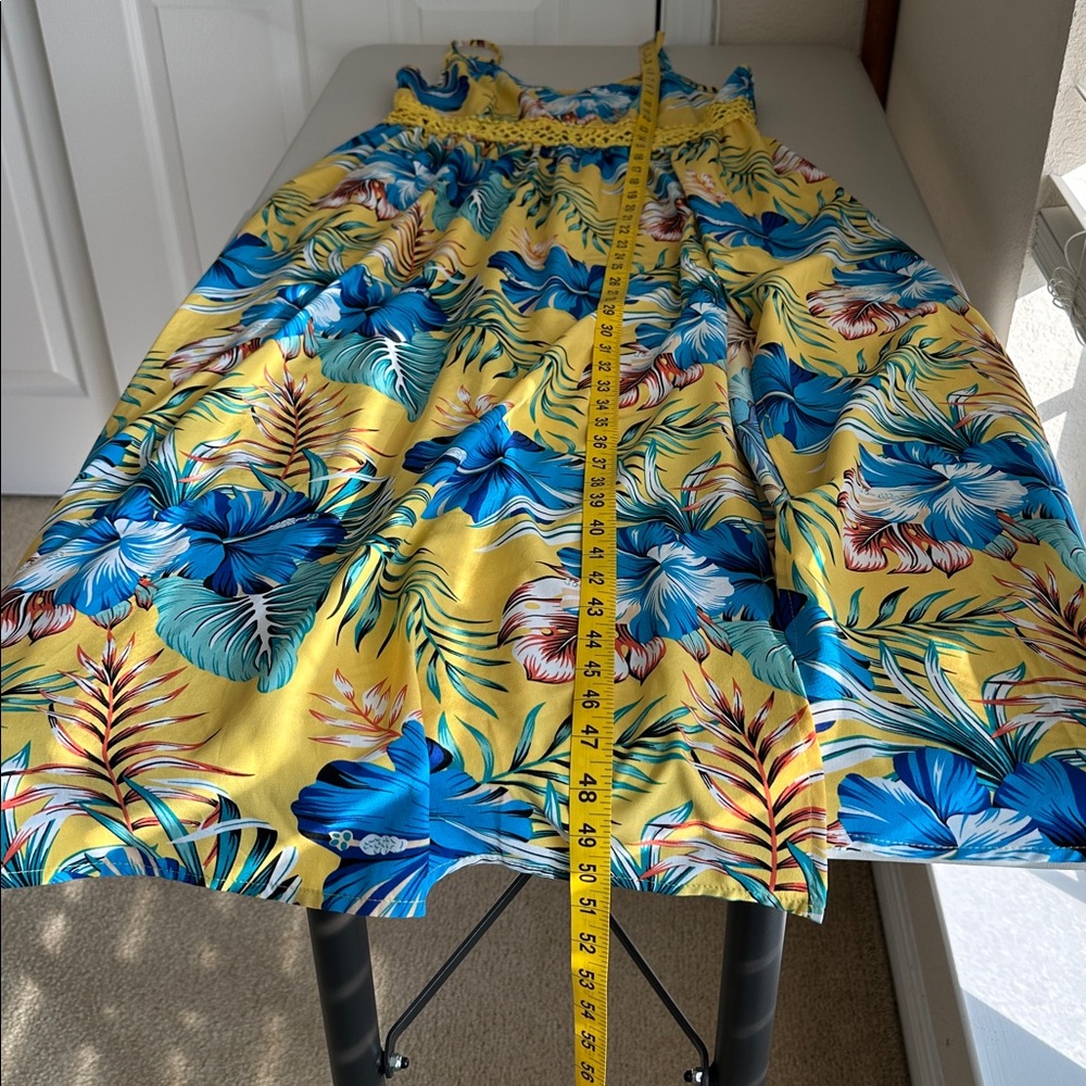Floral Tropical Maxi Dress Smocked Back Flowy Size M - Picture 12 of 13